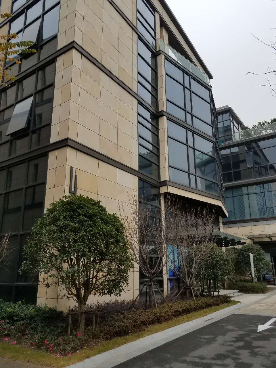 厂房正门图