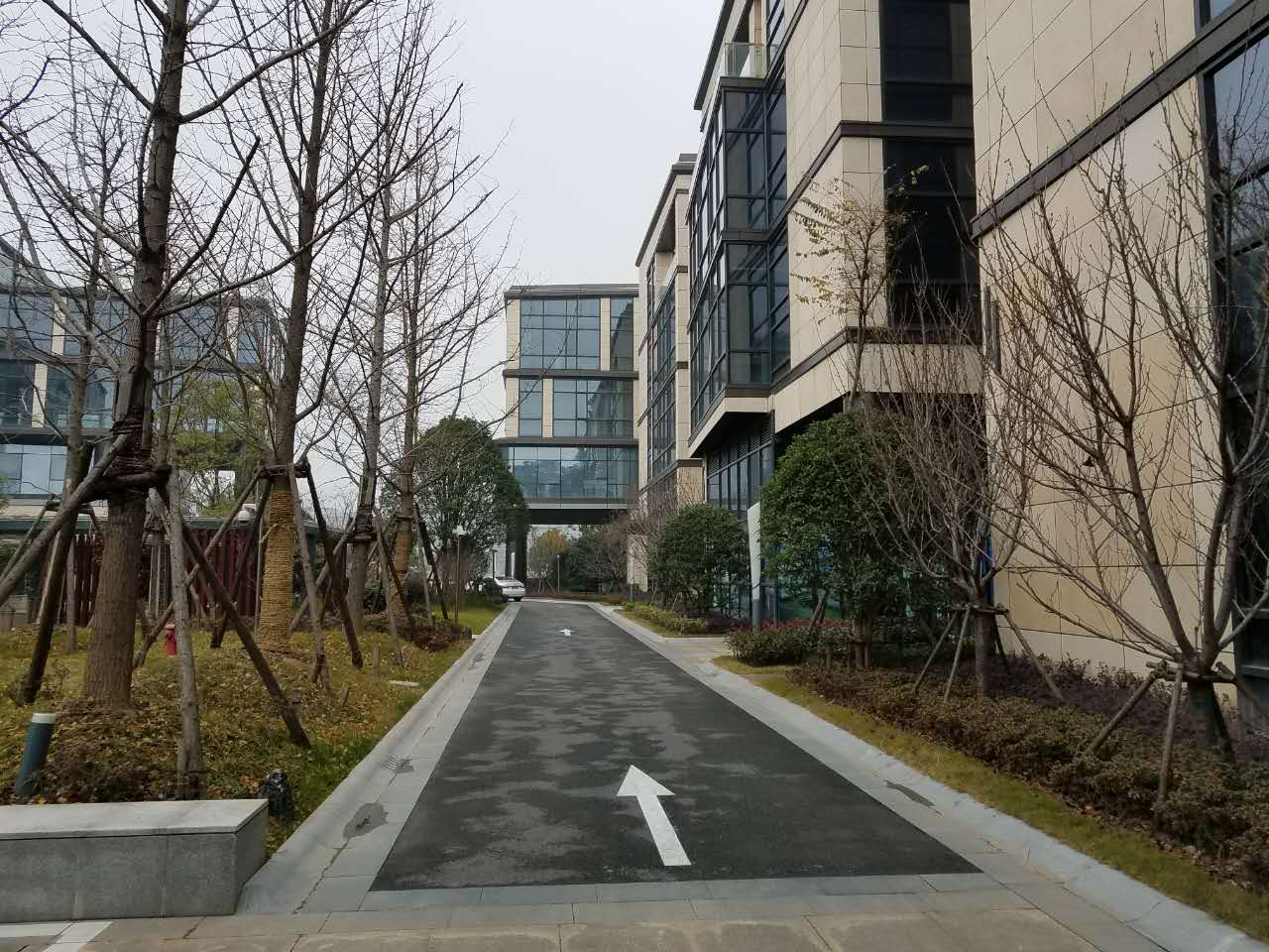 厂房正门图