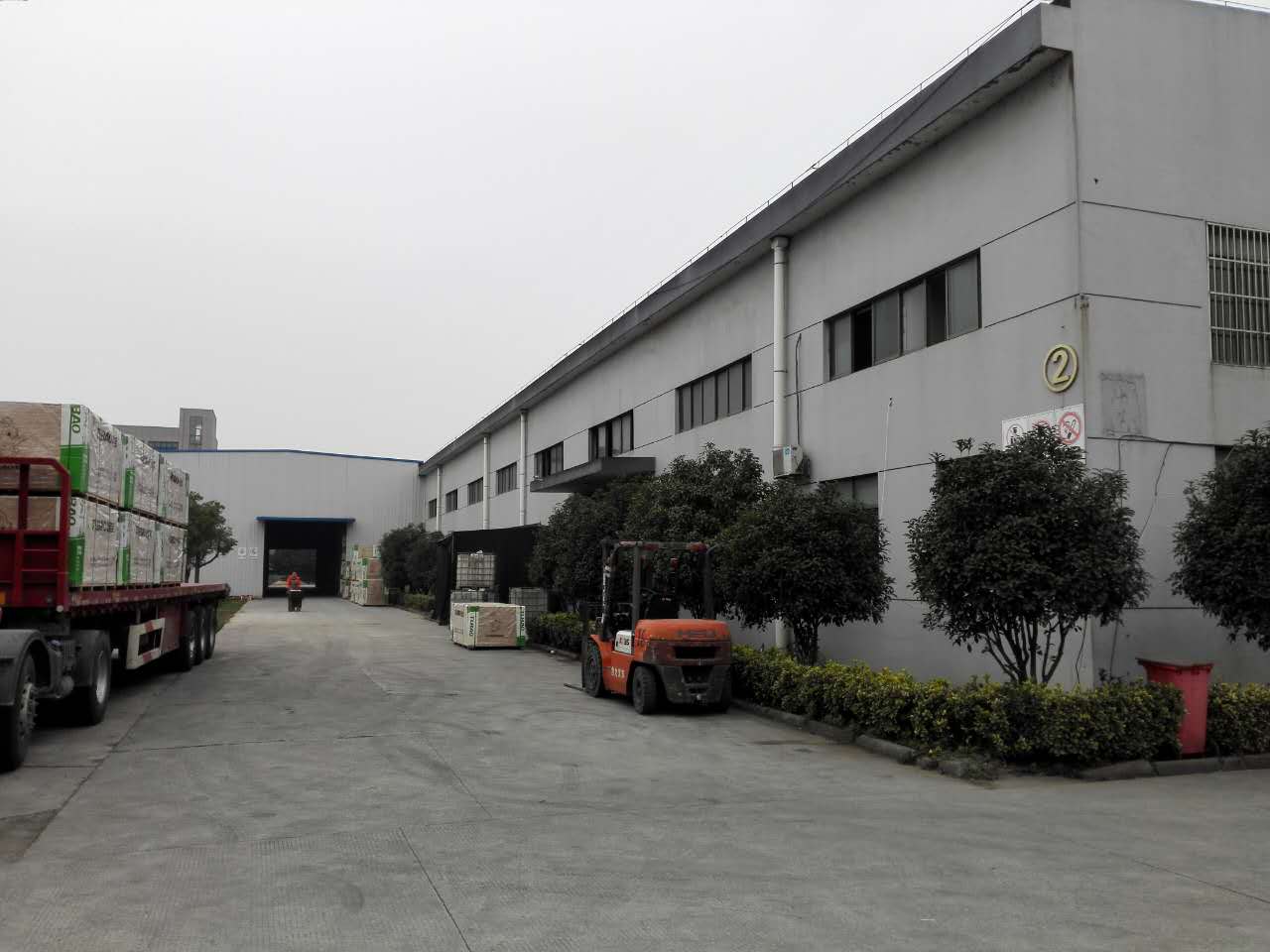 厂房正门图