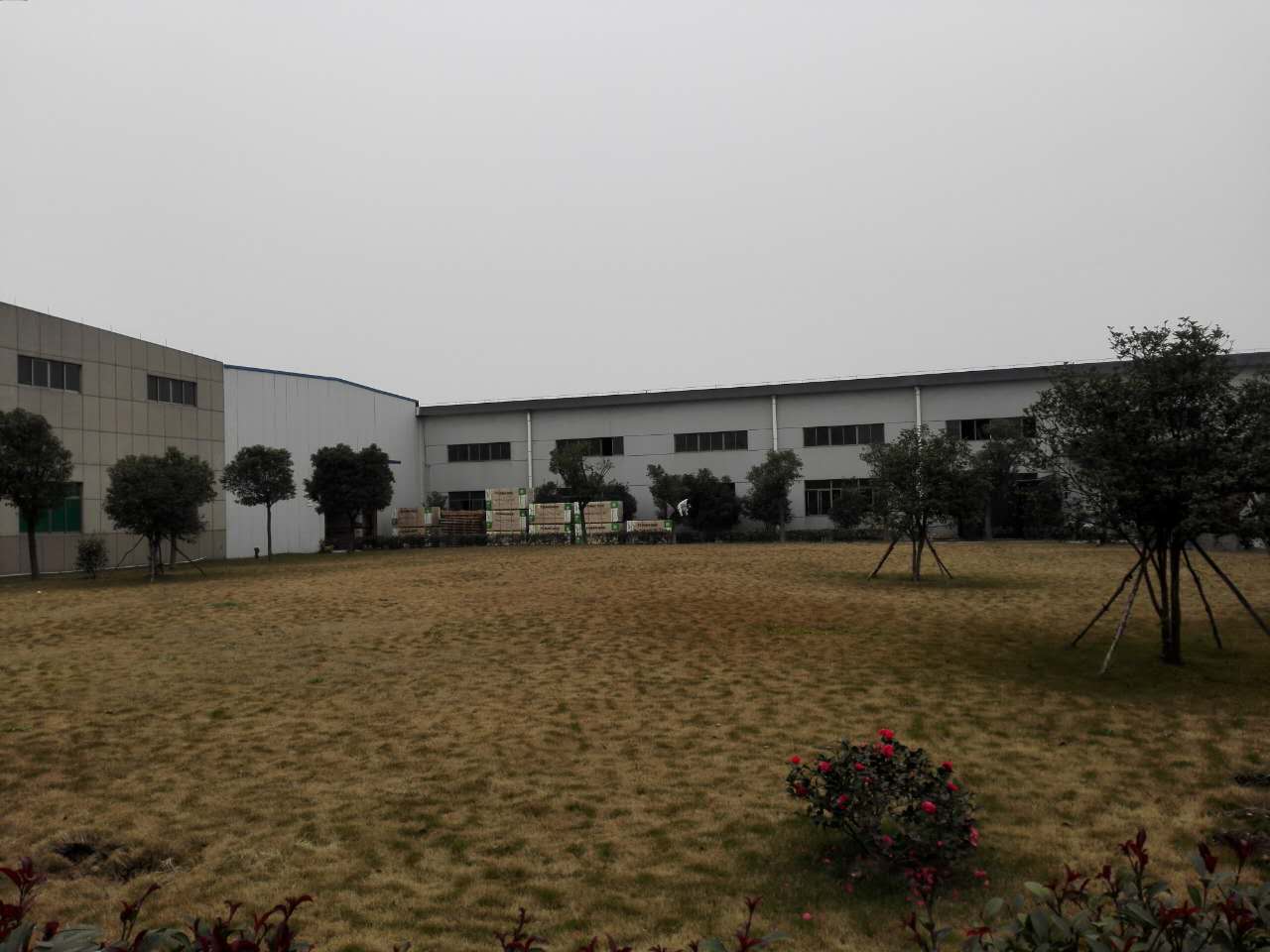 厂房正门图
