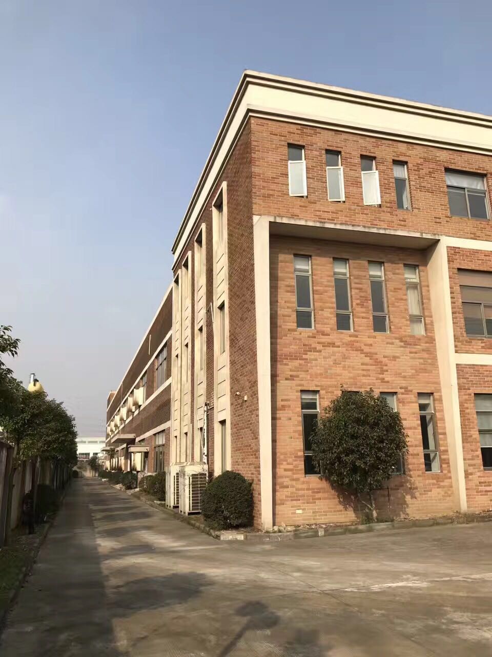 厂房正门图