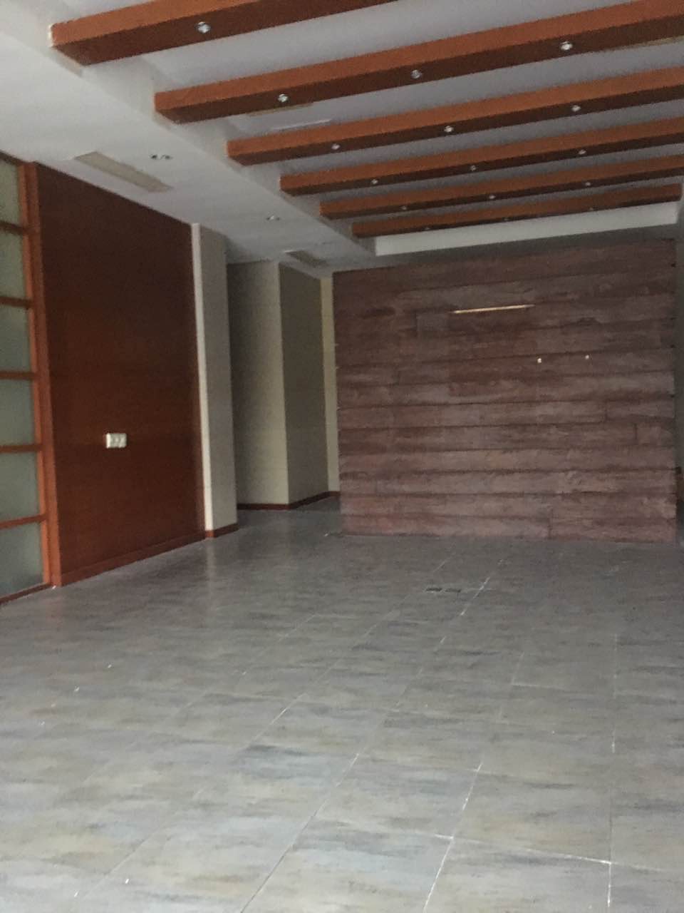 厂房正门图