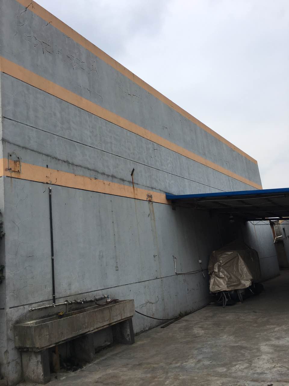 厂房正门图