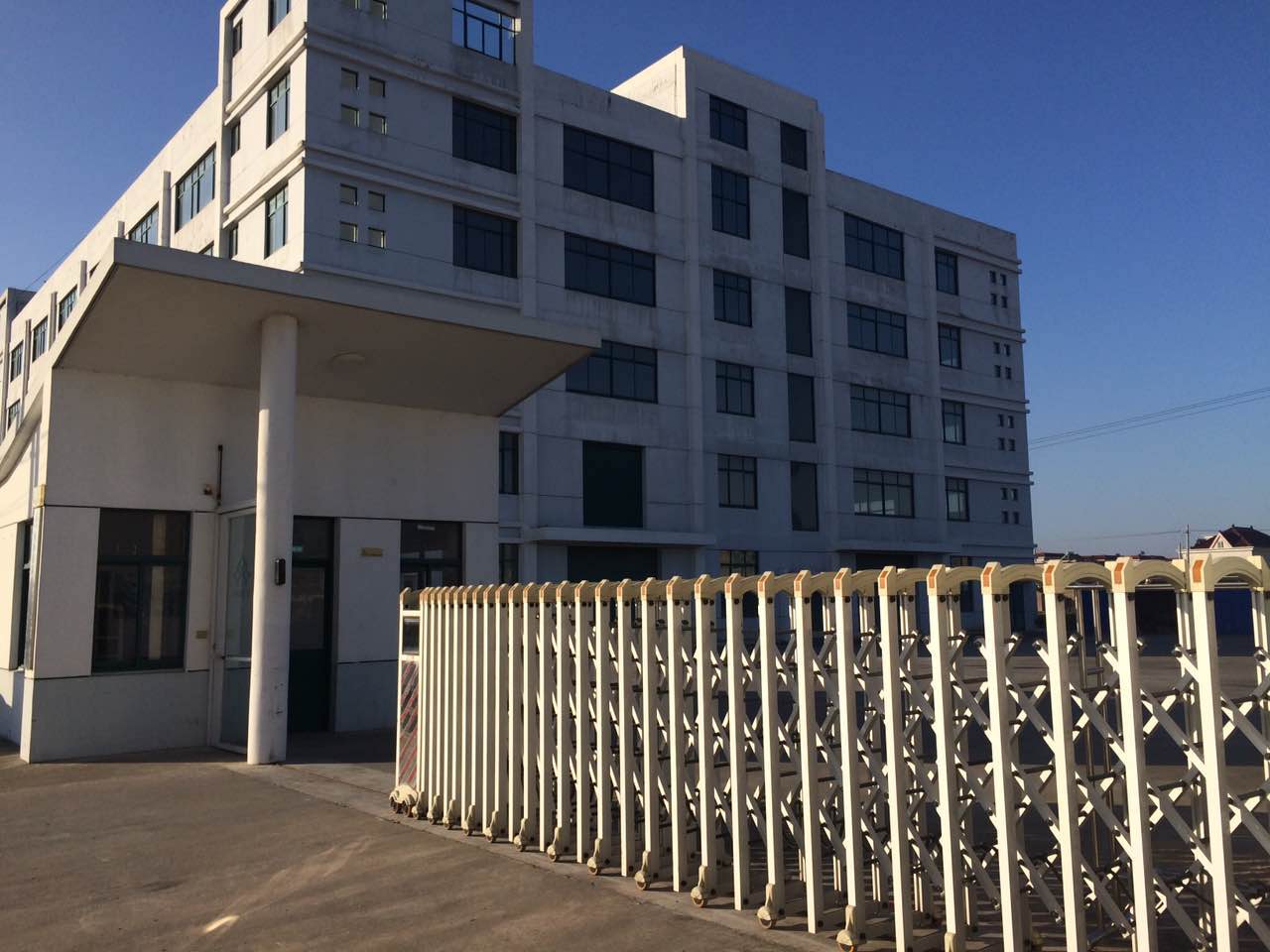 厂房正门图