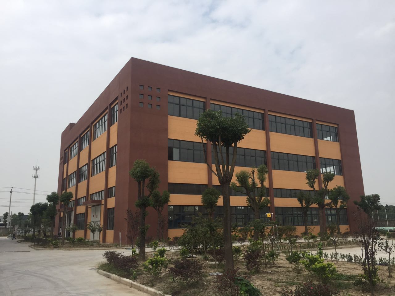 厂房正门图