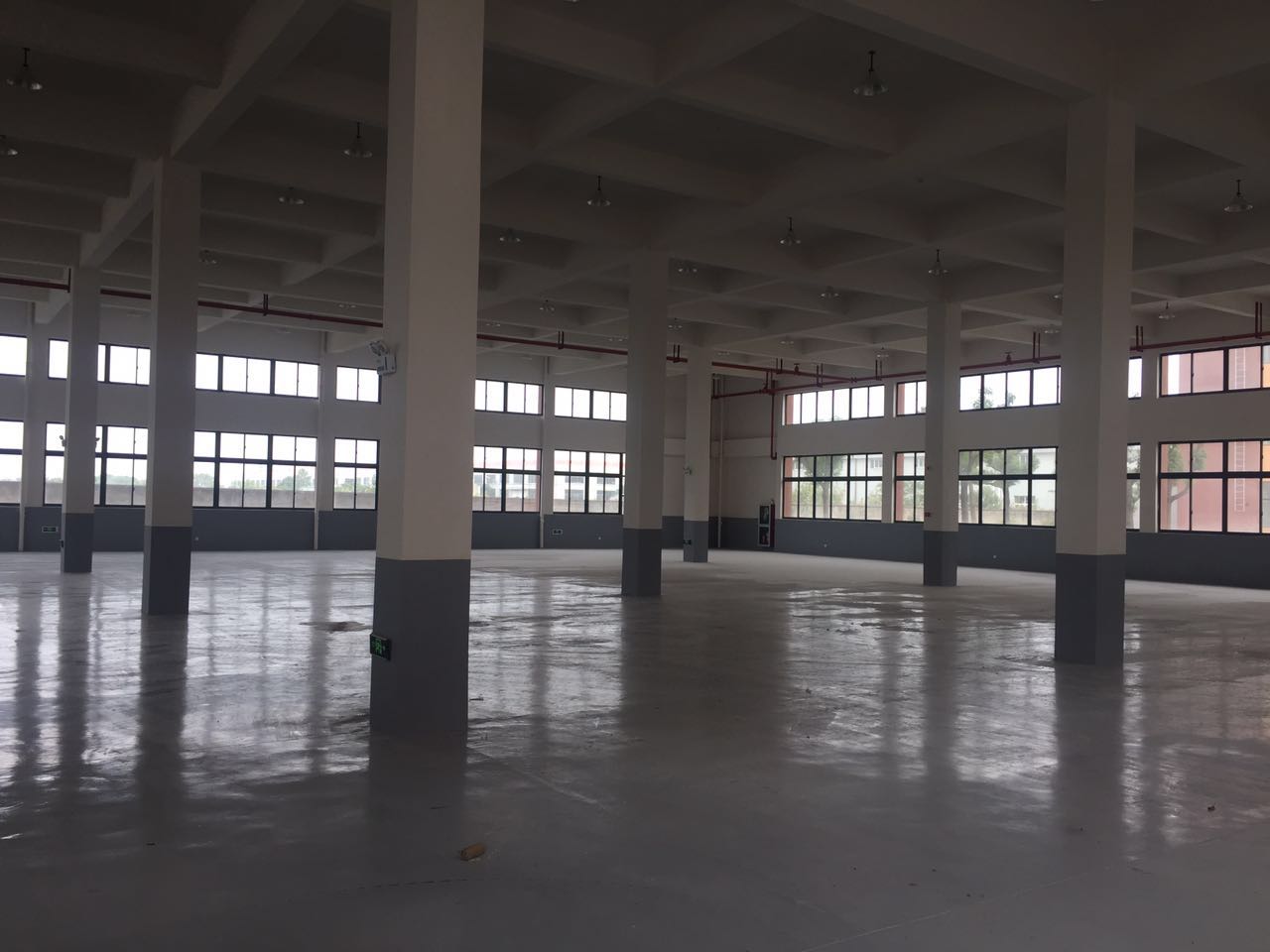 厂房正门图