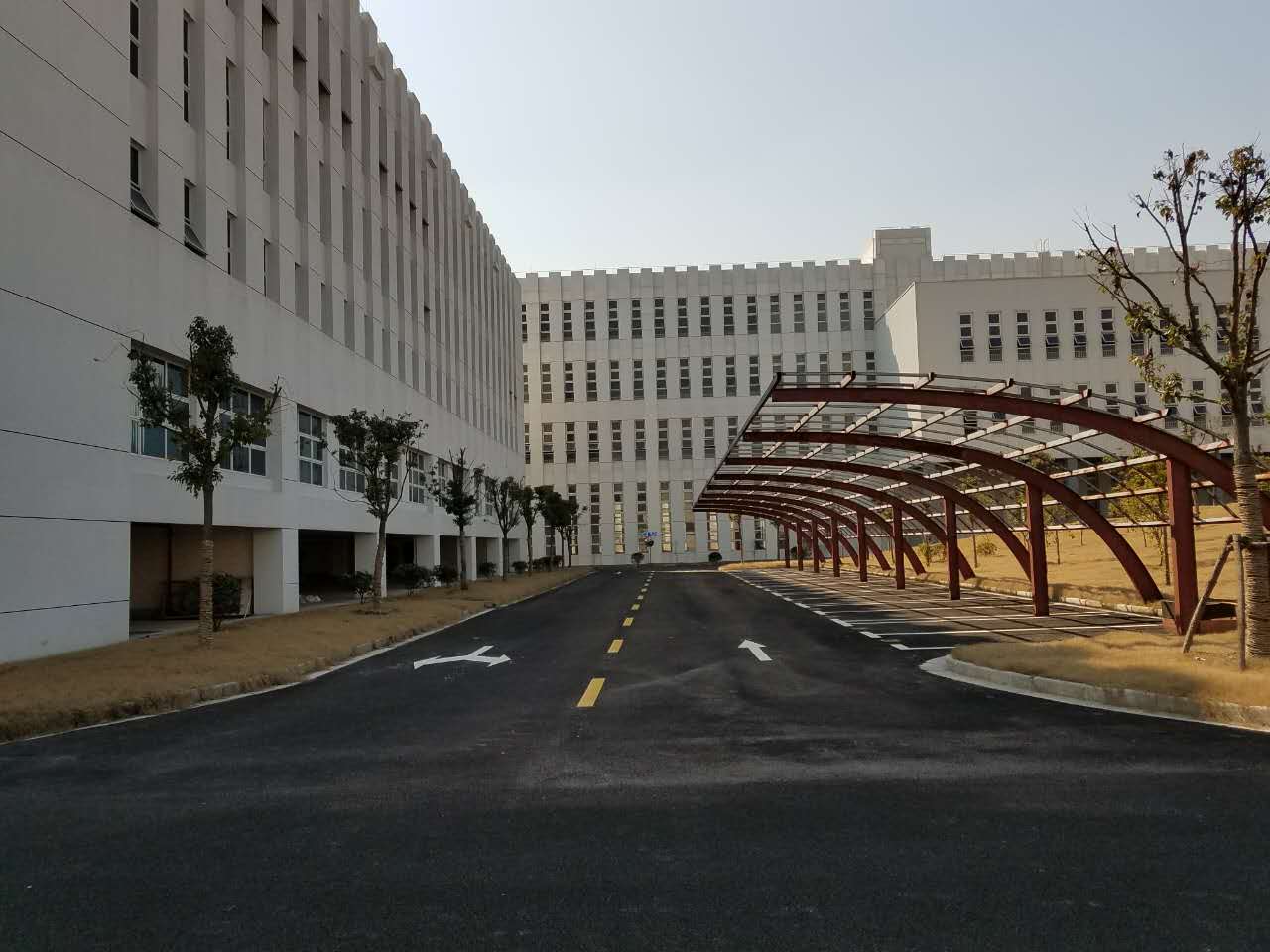 厂房正门图