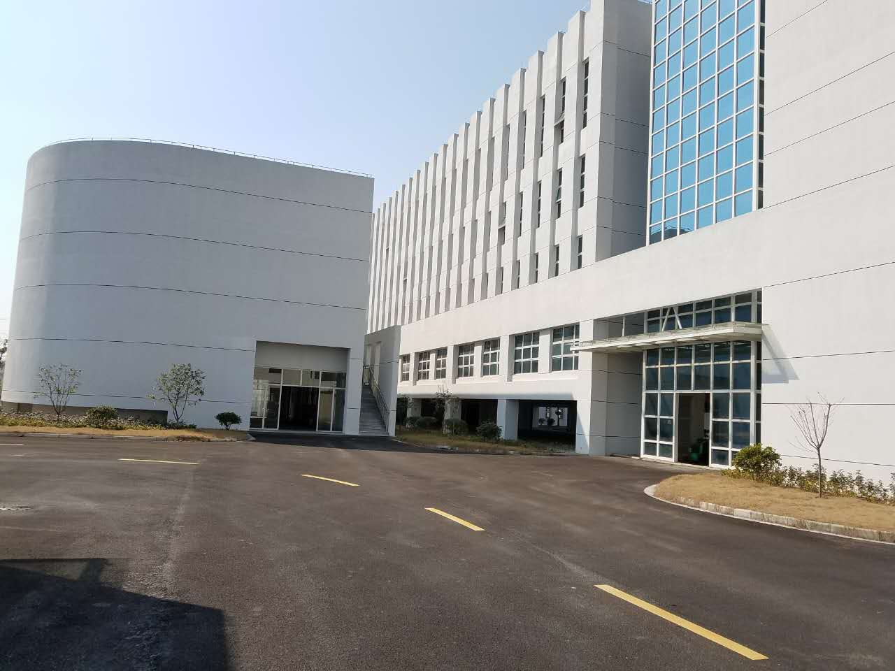厂房正门图