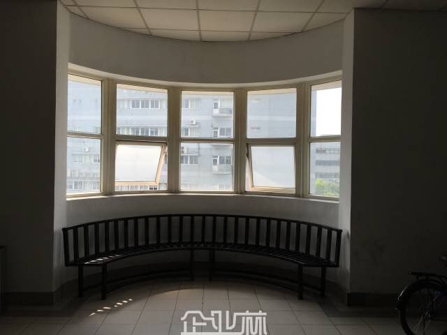 厂房正门图