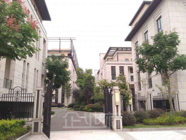 厂房正门图