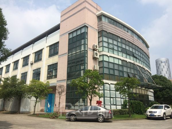厂房正门图