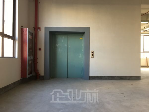 厂房正门图