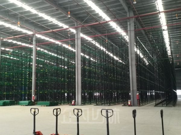 仓库正门图