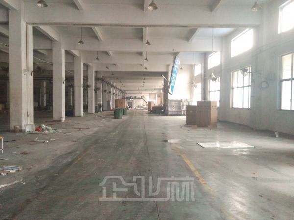 泖港 楼上厂房30000平 价格0.55元