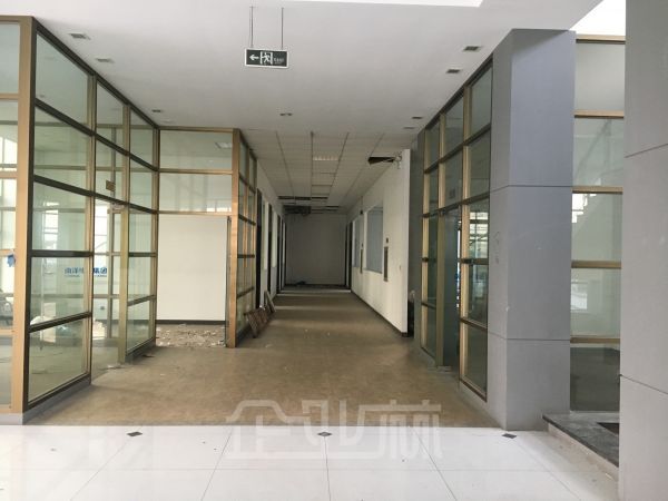 厂房正门图