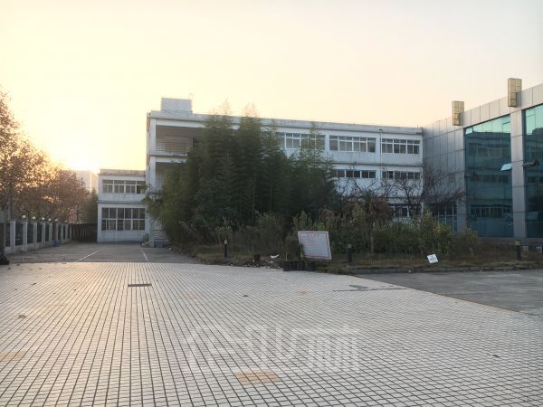厂房正门图