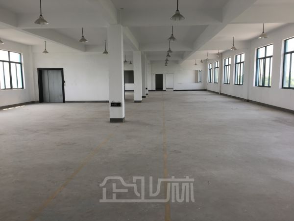 青浦工业区 独门独院三层厂房 2000平