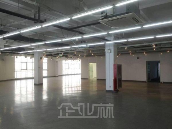 莘庄工业区近地铁104板块四层厂房10000平