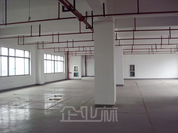 金桥近地铁底楼400平出租，2,2元含物业