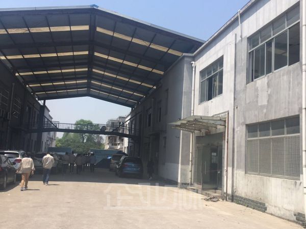 洞泾沪松公路3866号仓库办公出租