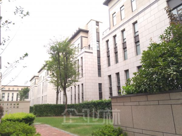 厂房正门图