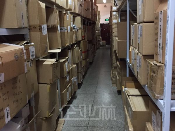仓库正门图
