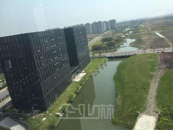 厂房正门图