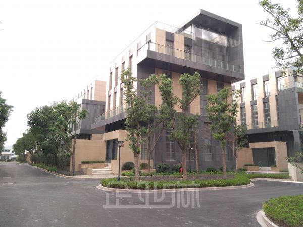 厂房正门图