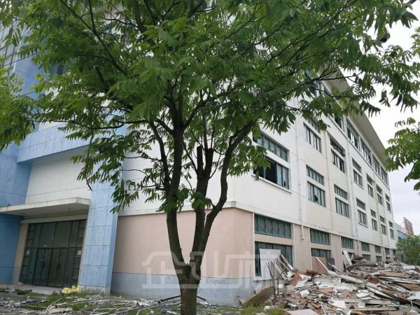 厂房正门图