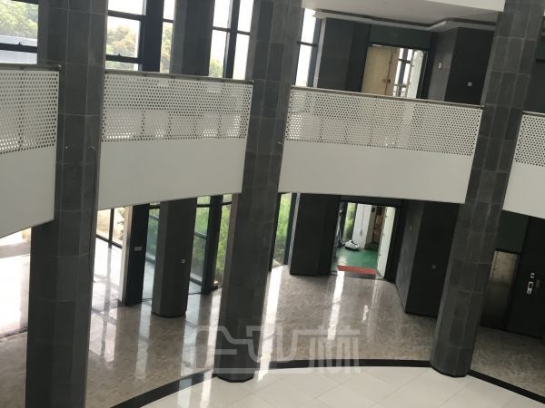 厂房正门图