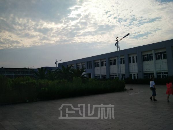 厂房正门图