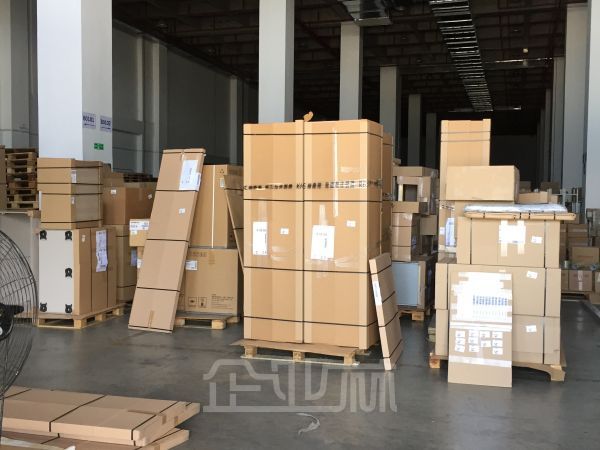 仓库正门图