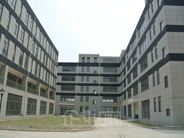 厂房正门图