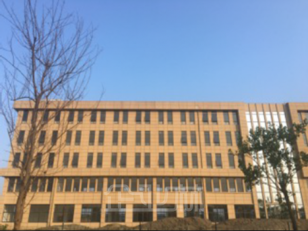 厂房正门图