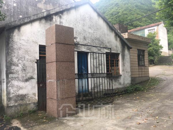 厂房正门图
