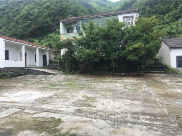 厂房正门图