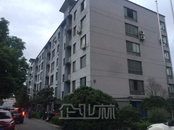 厂房正门图