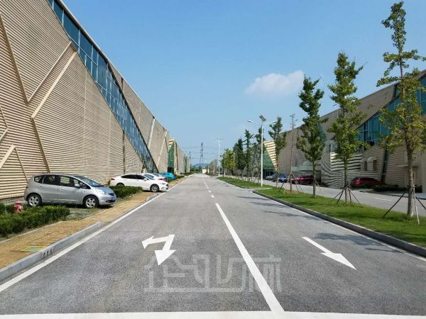 厂房正门图