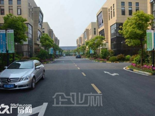 厂房正门图
