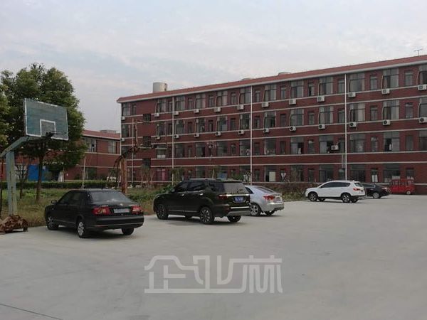 厂房正门图