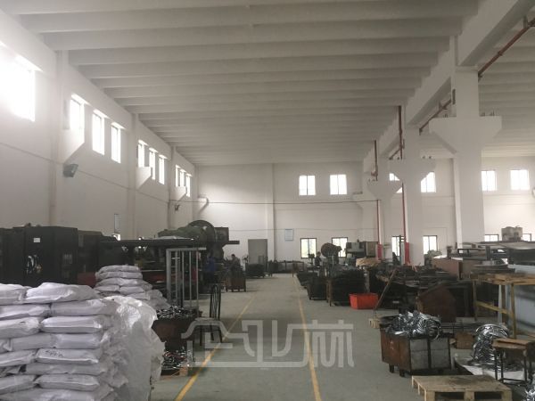 近上海 新建二局三火车头厂房11000平