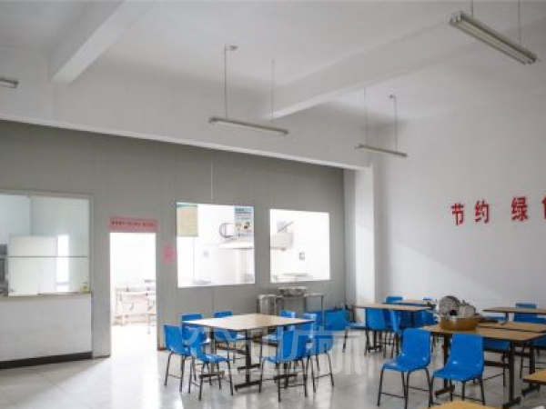 厂房正门图