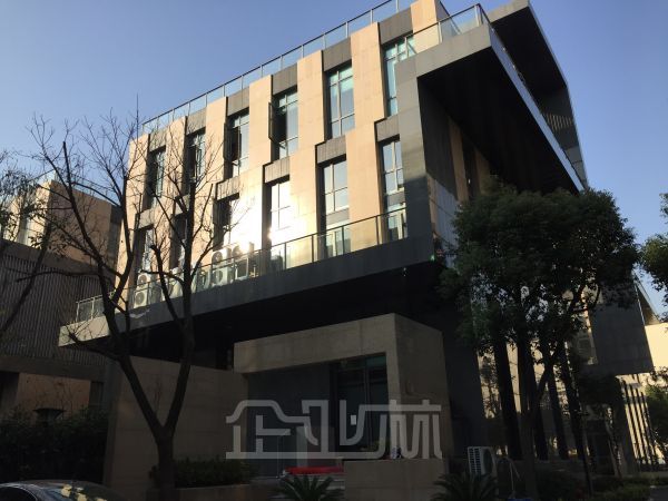 厂房正门图