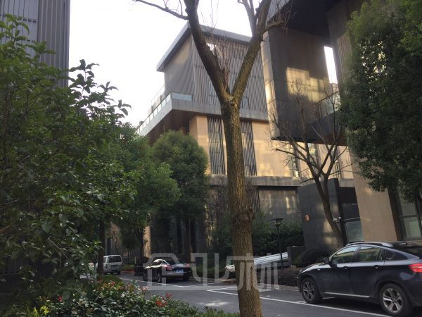 厂房正门图