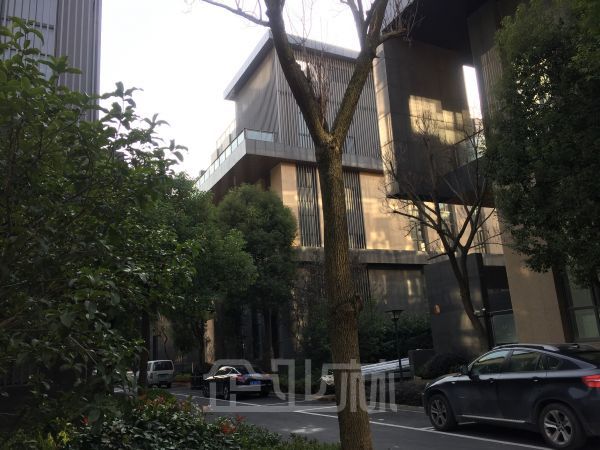 厂房正门图