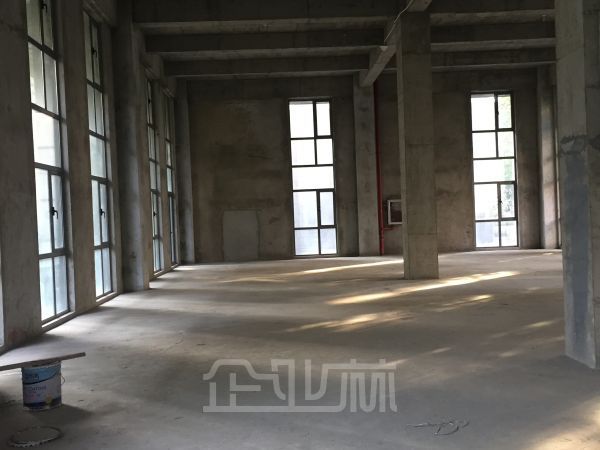 厂房正门图