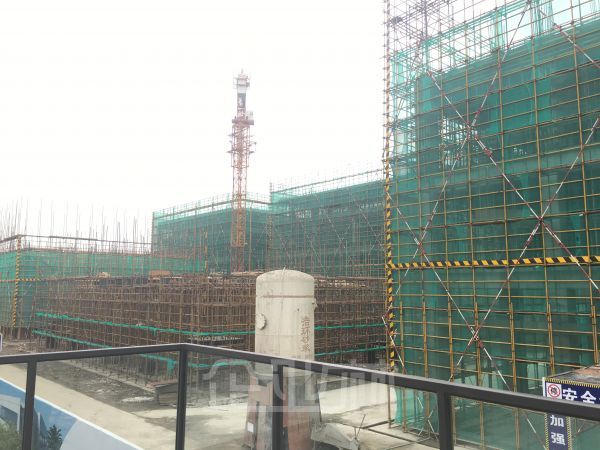在建104板块四栋三层厂房 每栋2880平 7.8米