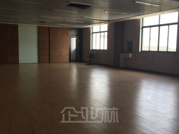 厂房正门图