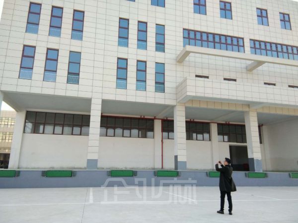 厂房正门图