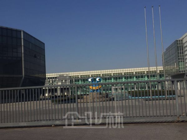 厂房正门图